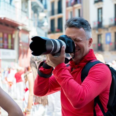 San Fermin fotoğrafçı. Foto muhabiri. Sa insanlar kutlamak