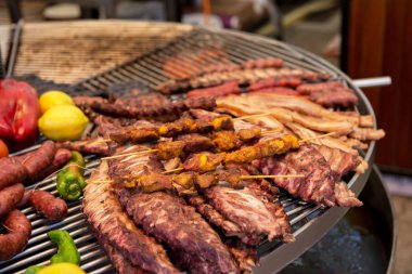 Sokak gıda San Fermin bayram, Pamlona,: Navarra, Spain içinde. Domuz eti. 