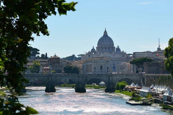 Peterskyrkan Vatikanen Rom Italien Bro Över Tiber Vidvinkelvy — Stockfoto
