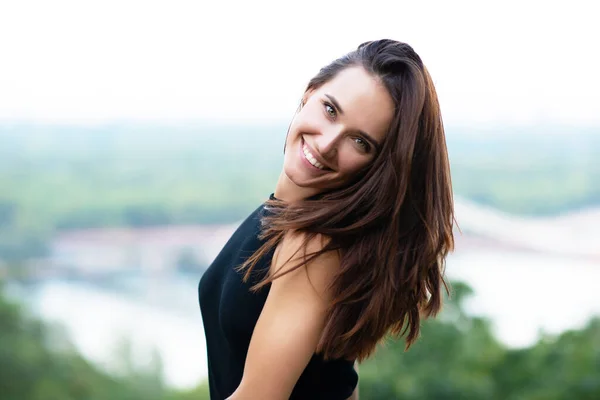 Joven Bastante Agradable Mujer Alegre Posando Ciudad Verano Aire Libre — Foto de Stock