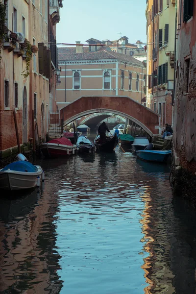 Kanal Mit Booten Venedig Italien Schöne Romantische Italienische Stadt — Stockfoto