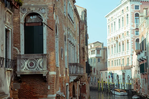 Канал Лодками Венеции Италия Красивый Романтический Итальянский Город — стоковое фото