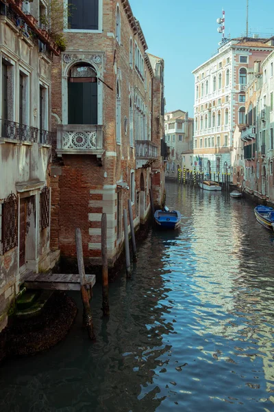 Kanal Mit Booten Venedig Italien Schöne Romantische Italienische Stadt — Stockfoto