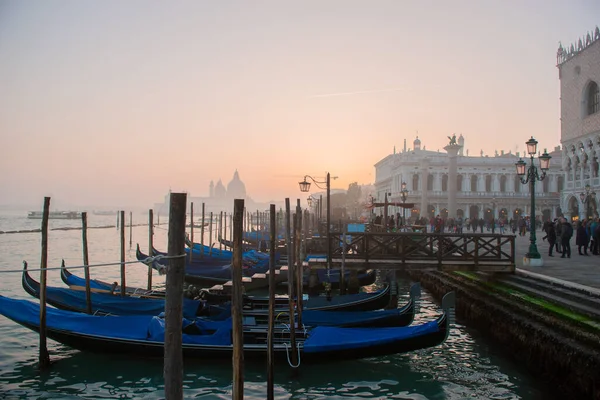 Gran Canal Con Góndolas Atardecer Venecia Italia Hermosa Ciudad Italiana — Foto de Stock