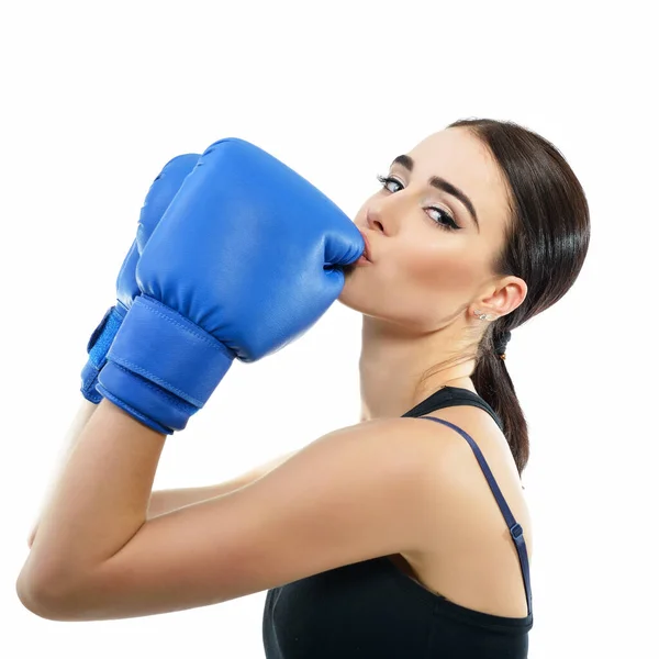 Chica Deportiva Haciendo Ejercicios Boxeo Foto Mujer Joven Besa Sus — Foto de Stock