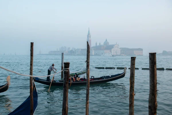 Grand Channel Gondola Gondolier Venice Italy Beautiful Ancient Romantic Italian — Stock Photo, Image
