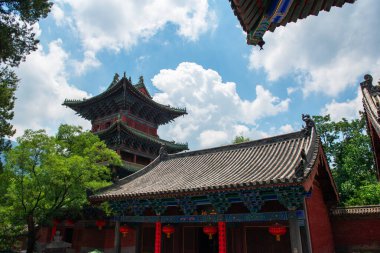 Şaolin, Budist manastırı ve Çin 'in merkezindeki Songshan Dağı' ndaki tapınak.. 