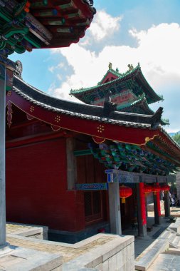 Şaolin, Budist manastırı ve Çin 'in merkezindeki Songshan Dağı' ndaki tapınak.. 