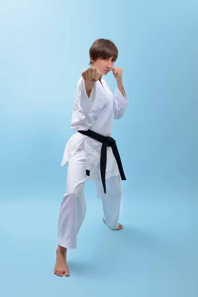 Young Karate Woman White Kimono Black Belt Demonstrates Fighting Stances — Stock Photo, Image