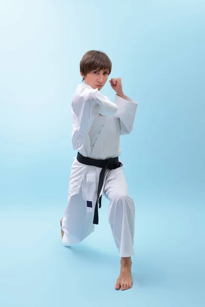 Young Karate Woman White Kimono Black Belt Demonstrates Fighting Stances — Stock Photo, Image