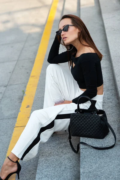 Fashionable Pretty Stylish Girl Posing Ouside Street Fashion Beautiful Young — Stock Photo, Image