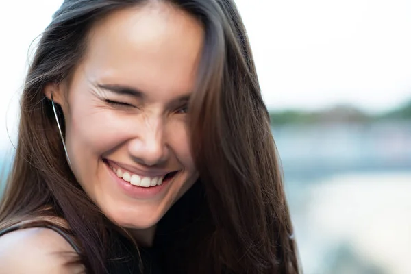 Young Attractive Woman Perfect Smile Winks Camera Summer Outdoor Portrait — Stock Photo, Image