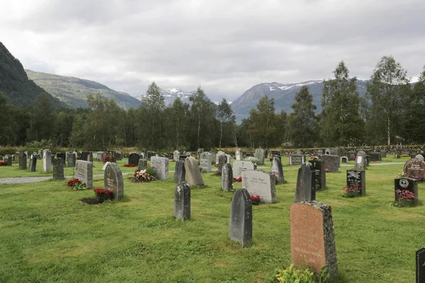 Cementerio de la iglesia Roldal Stave — Foto de Stock