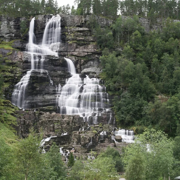 La cascada de Tvindefossen — Foto de Stock
