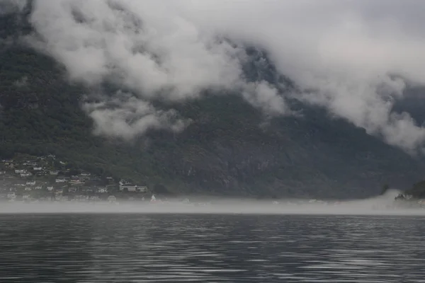Naeroyfjord і Aurlandsfjord — стокове фото