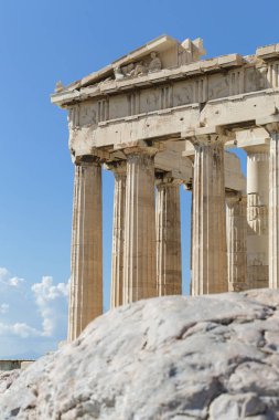 Parthenon Akropolis üzerindeki