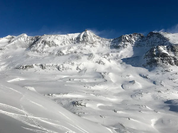 Альпы зимой — стоковое фото
