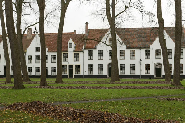 Beginenhof in Brügge — Stockfoto