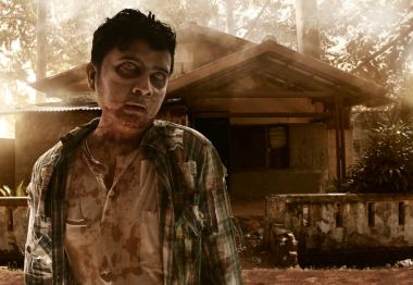 Eski bina üzerinde korkunç zombi