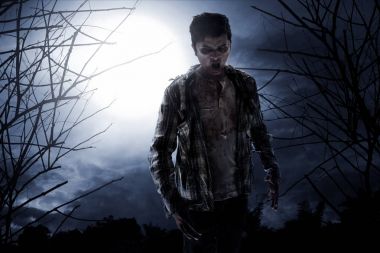 Ormanda geceleri korkunç zombi