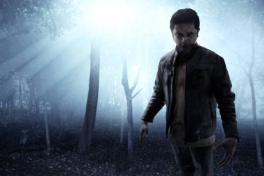 Ormanın üzerinde duran vampir