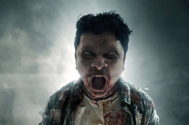 Duman arka plan üzerinde korkunç zombi