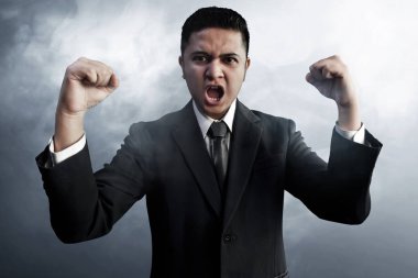 İş adamı ifade kutluyor