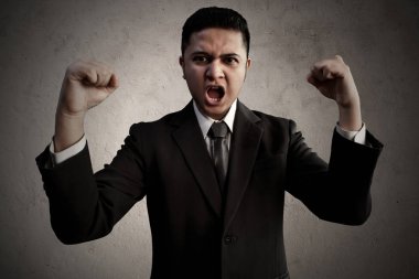 İş adamı ifade kutluyor