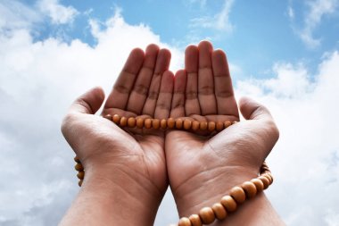 Müslüman dindar dua