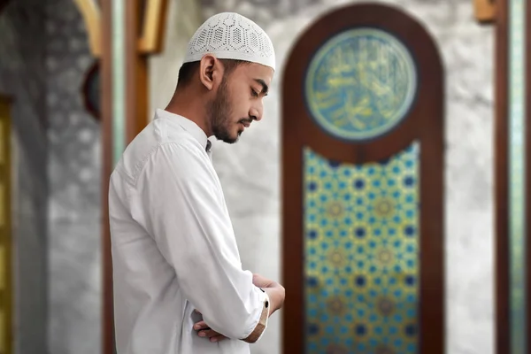 Religieuze Islamitische Man Bidden — Stockfoto