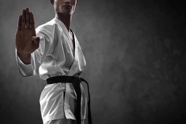 Karate Luchador Artes Marciales Sobre Fondo Oscuro — Foto de Stock