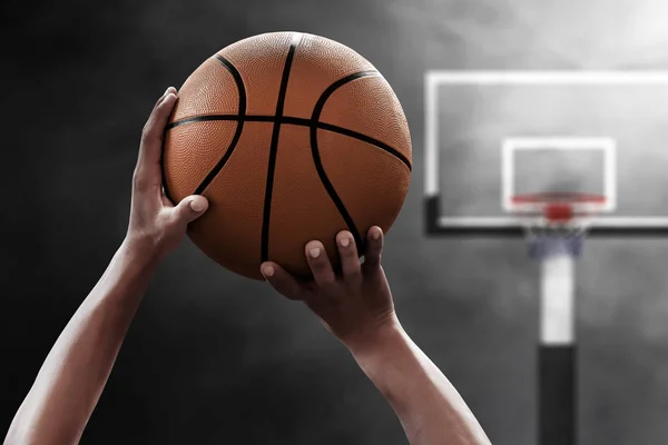 Giocatore Basket Che Lancia Una Palla — Foto Stock