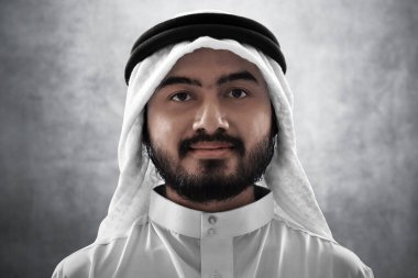 Genç Arap adam portresi