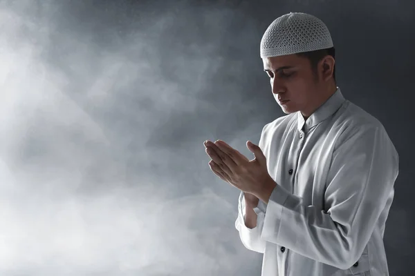 Náboženské Asijské Muslim Muž Modlí — Stock fotografie