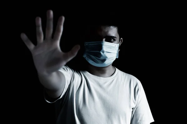 Mann Trägt Medizinische Gesichtsmaske — Stockfoto