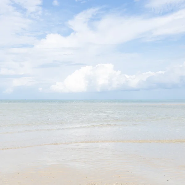 海と砂のビーチ — ストック写真