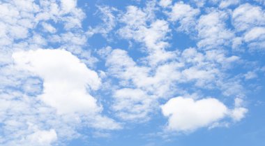 Gökyüzündeki bulutlar