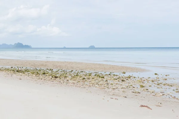 Zee en zand strand — Stockfoto