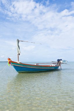 Küçük balıkçı teknesi