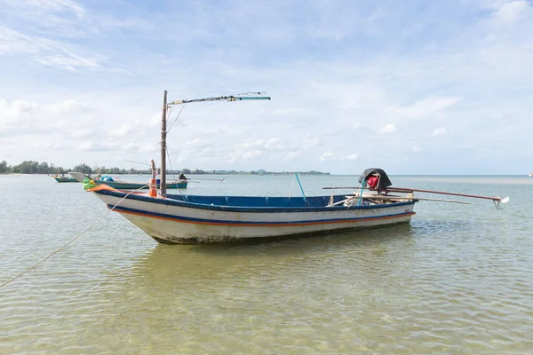 Kleine vissersboot — Stockfoto