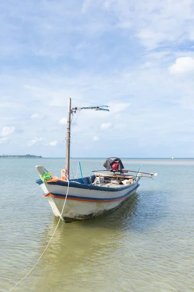 Petit bateau de pêche — Photo