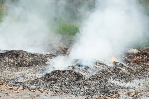 Quema de la contaminación residual — Foto de Stock