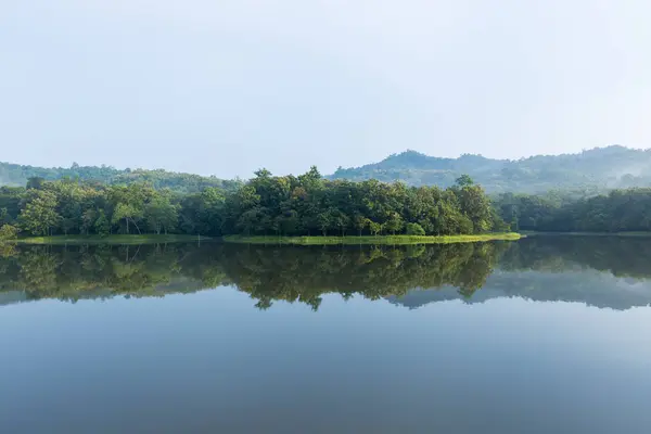 Mountains and reservoirs — Stock Photo, Image