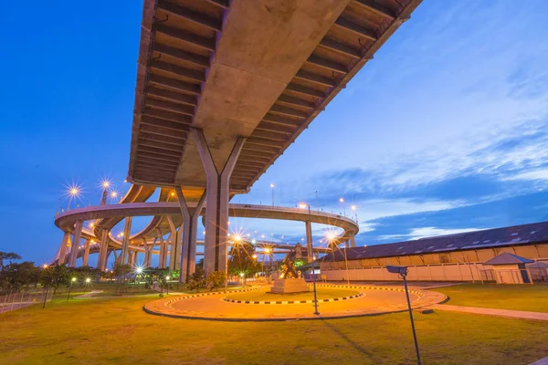 Bhumibol Bridge at night — Stock Photo, Image