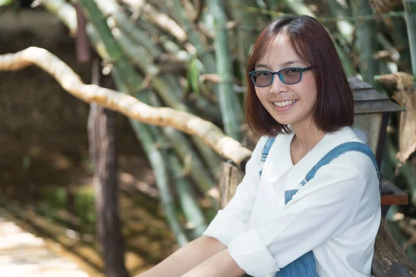 Asian woman wearing glasses — Stock Photo, Image