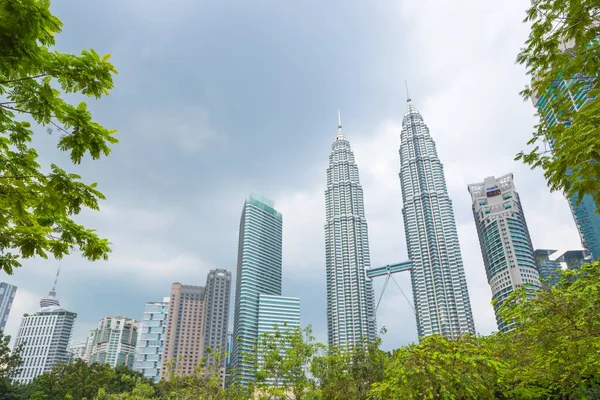 KUALA LUMPUR, MALAYSIA - JANUARY 15: Petronas Towers — Stock Photo, Image