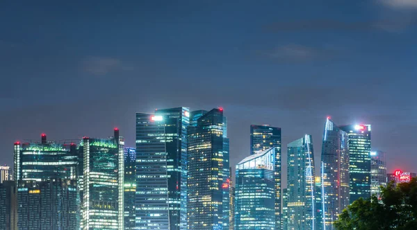 Paisagem urbana singapore à noite. — Fotografia de Stock