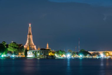 Alacakaranlık sırasında WAT Arun