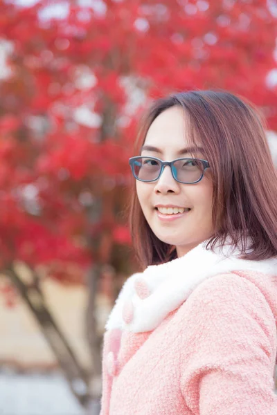 Thai woman travel in japan. — Stock Photo, Image