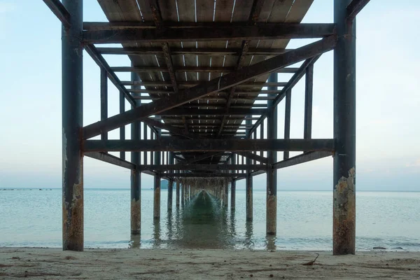 Houten Brug Strand Zee Oude Brug Strand Naar Zee — Stockfoto